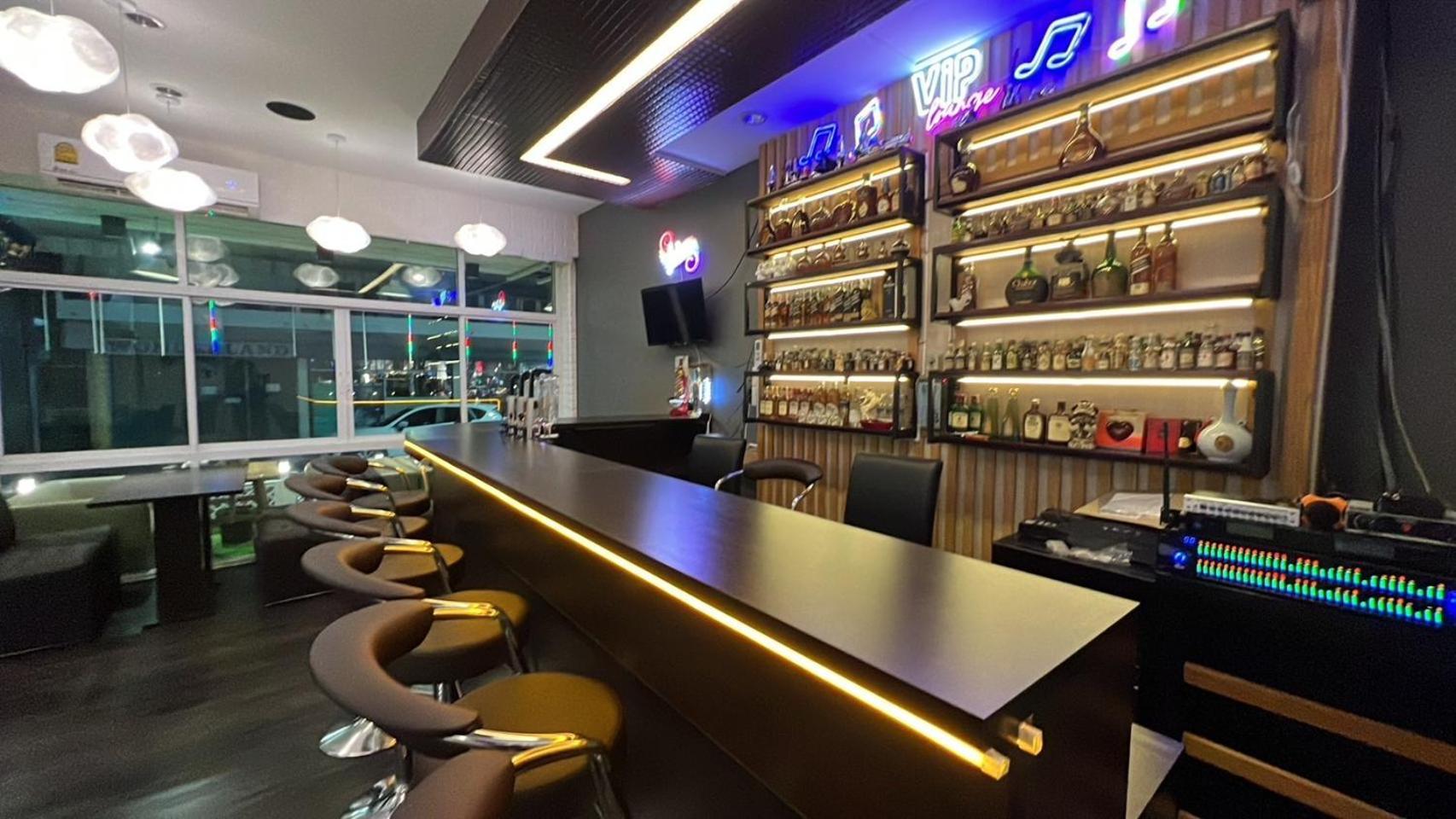 Alongkorn Hotel By Sb Samut Songkhram Exterior photo